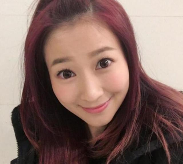 去过周星驰《行运一条龙》茶餐厅吗？当年那个小芬女长大回来了！