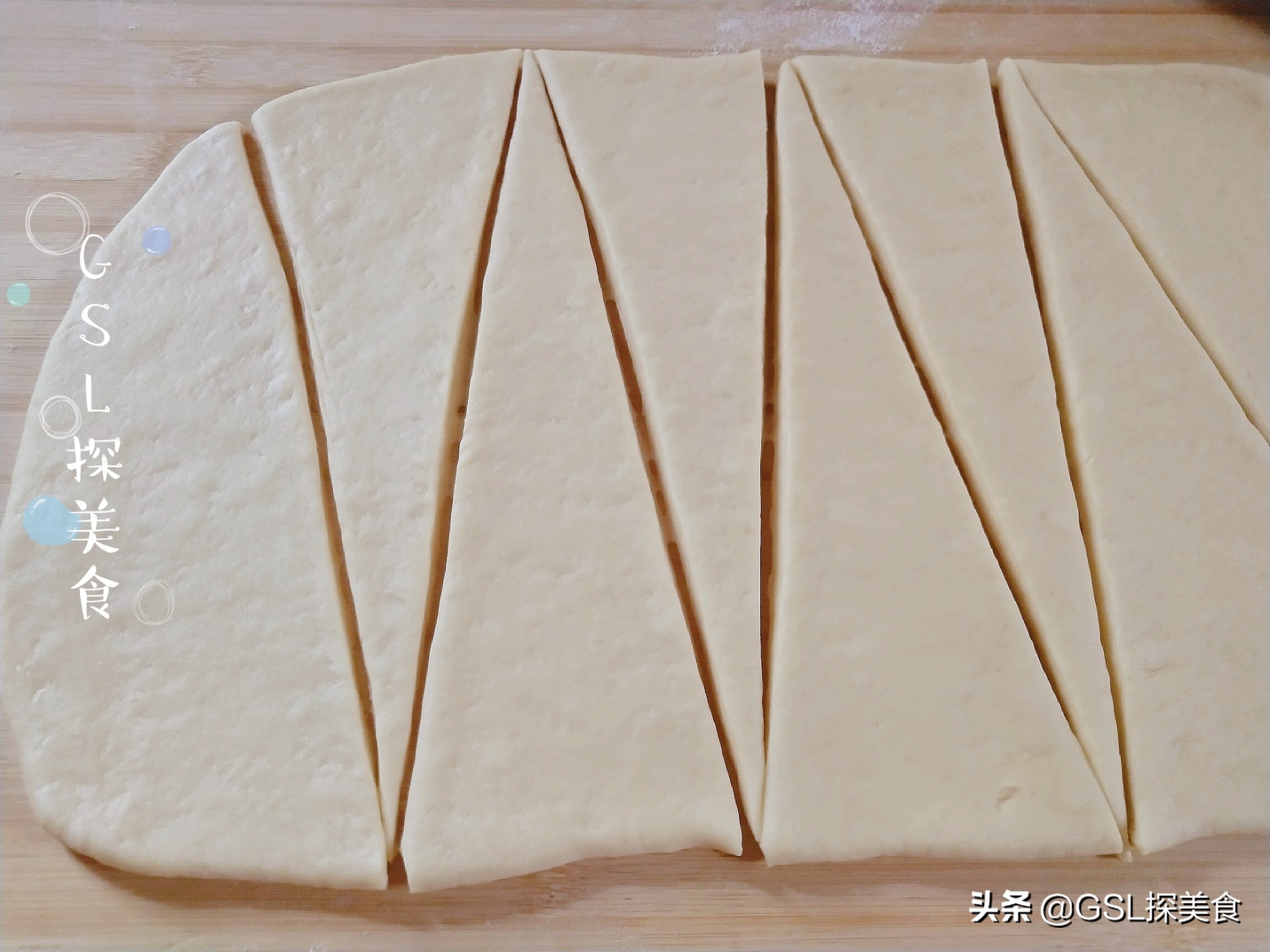 牛角面包糕点技巧_牛角面包造型_面包牛角酥怎么制作